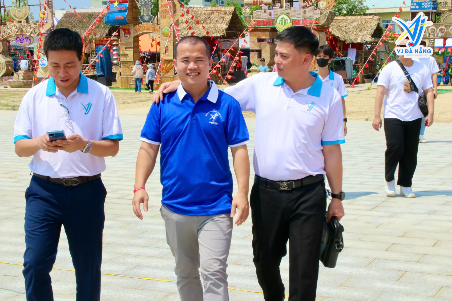 https://www.vjdanang.com/Resources/Blogs/Thumbnails/29/382/vj-da-nang-dong-hanh-cung-cac-truong-thpt-tai-trai-he-huyen-que-son-ngay-26032025-382.jpg