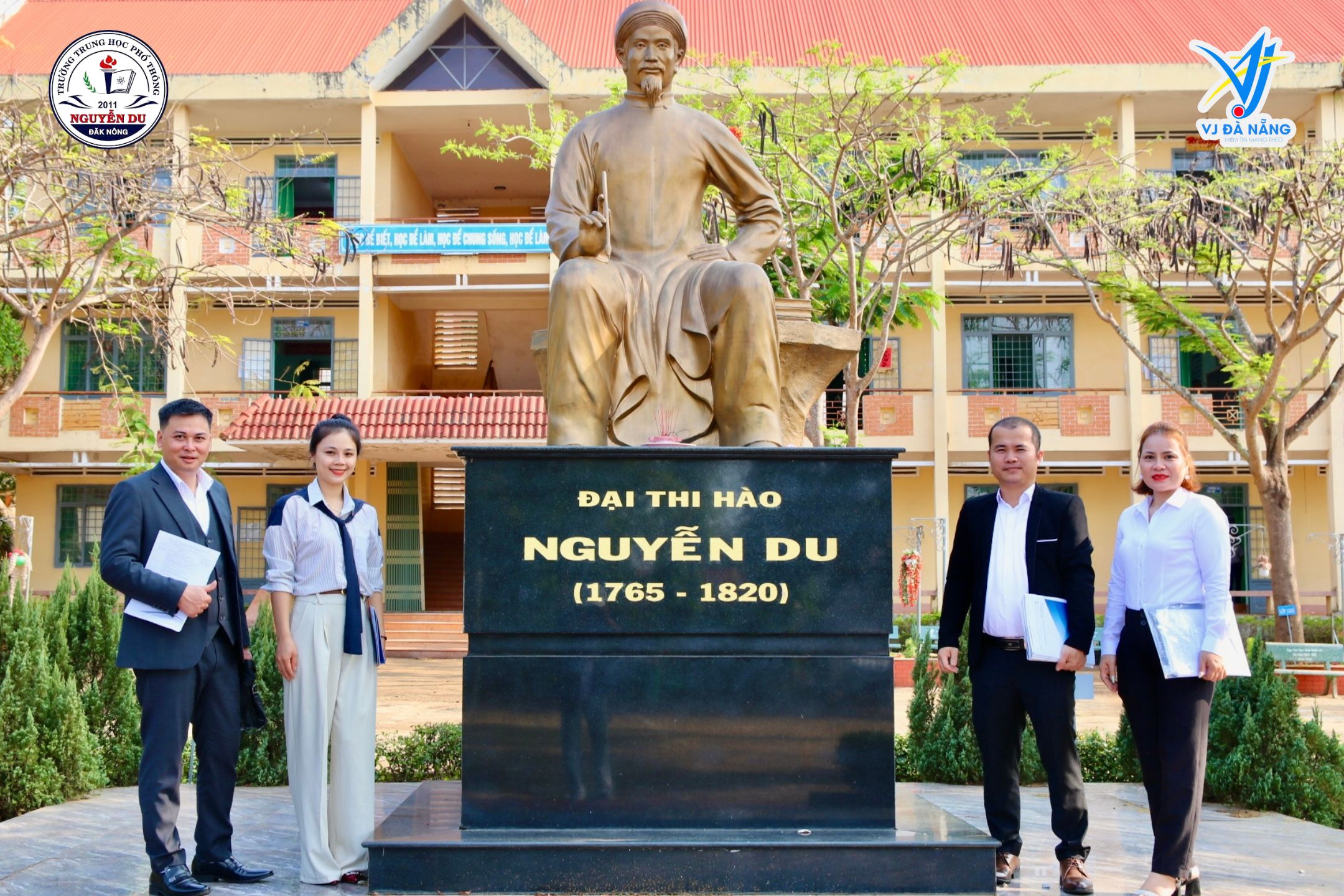 https://www.vjdanang.com/Resources/Blogs/Thumbnails/37/570/vj-da-nang-trao-hoc-bong-tai-truong-thpt-nguyen-du-ngay-1142025-570.jpg