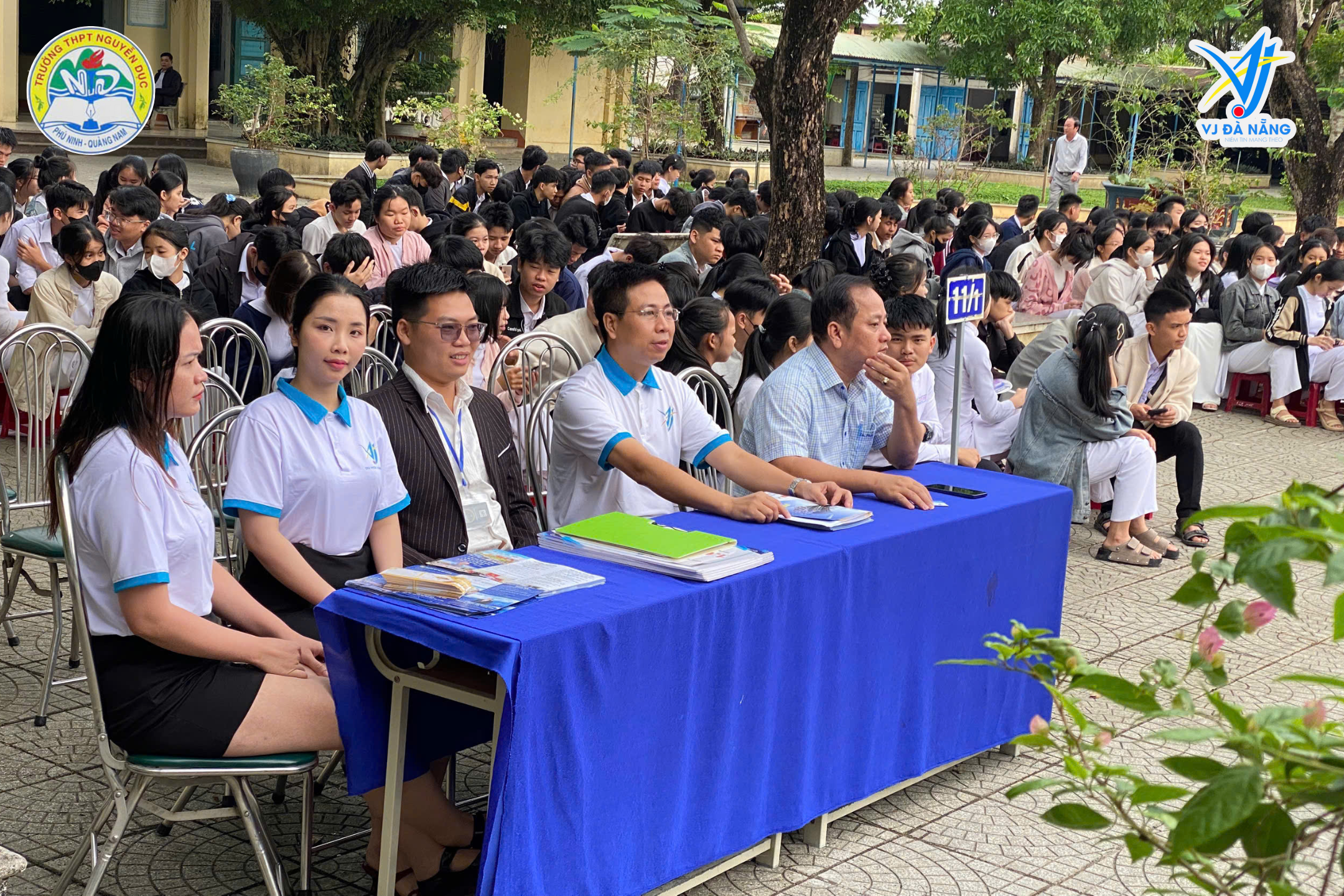 https://www.vjdanang.com/Resources/Blogs/Thumbnails/38/586/vj-da-nang-dong-hanh-cung-hoc-sinh-truong-thpt-nguyen-duc-tai-phu-ninh-quang-nam-1442025-586.png