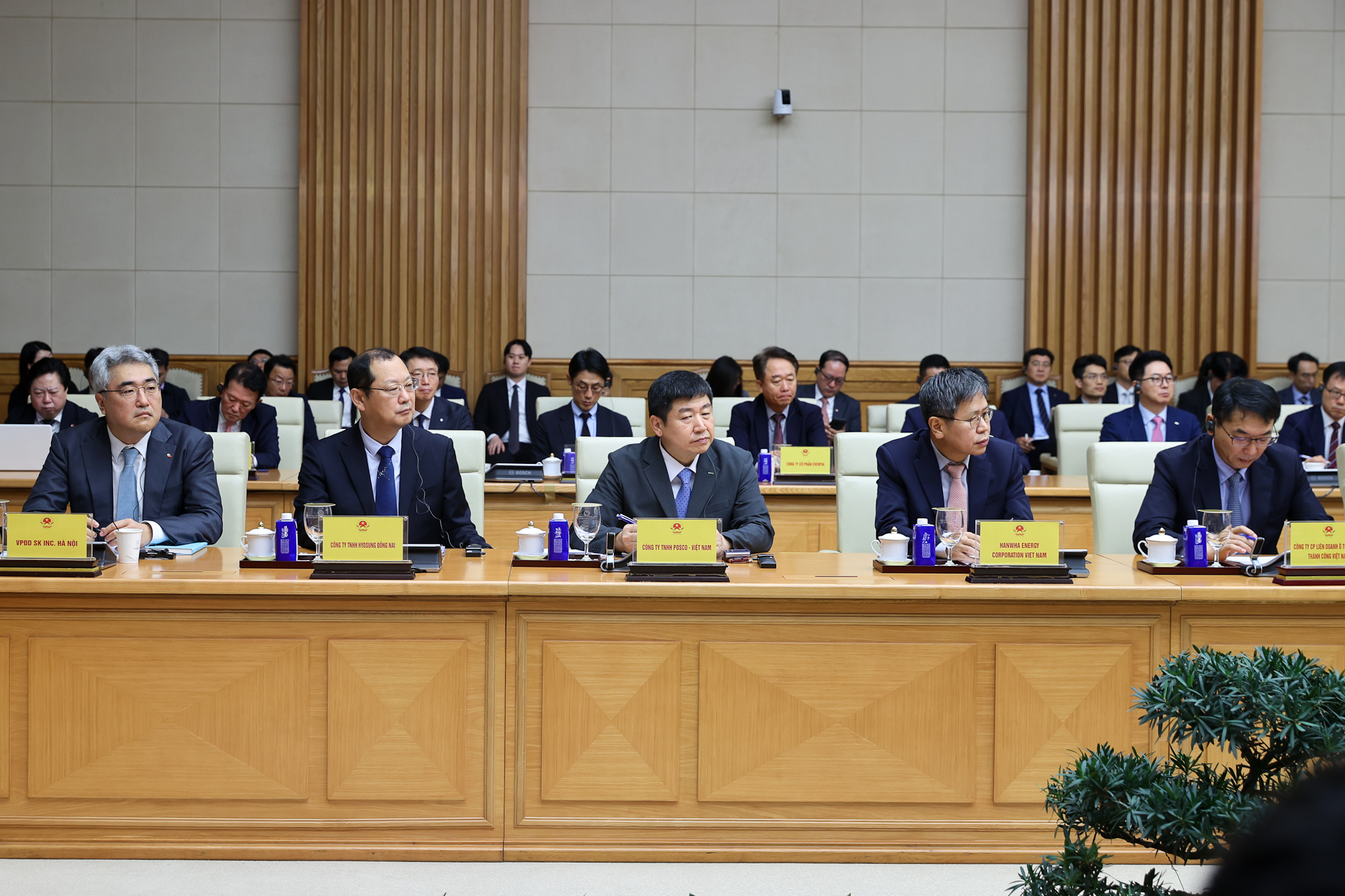 https://www.vjdanang.com/Resources/Blogs/Thumbnails/41/668/hoc-tieng-han-de-hay-kho-so-sanh-thuc-te-voi-tieng-nhat-trung-va-anh-moi-nhat-2025-668.jpg