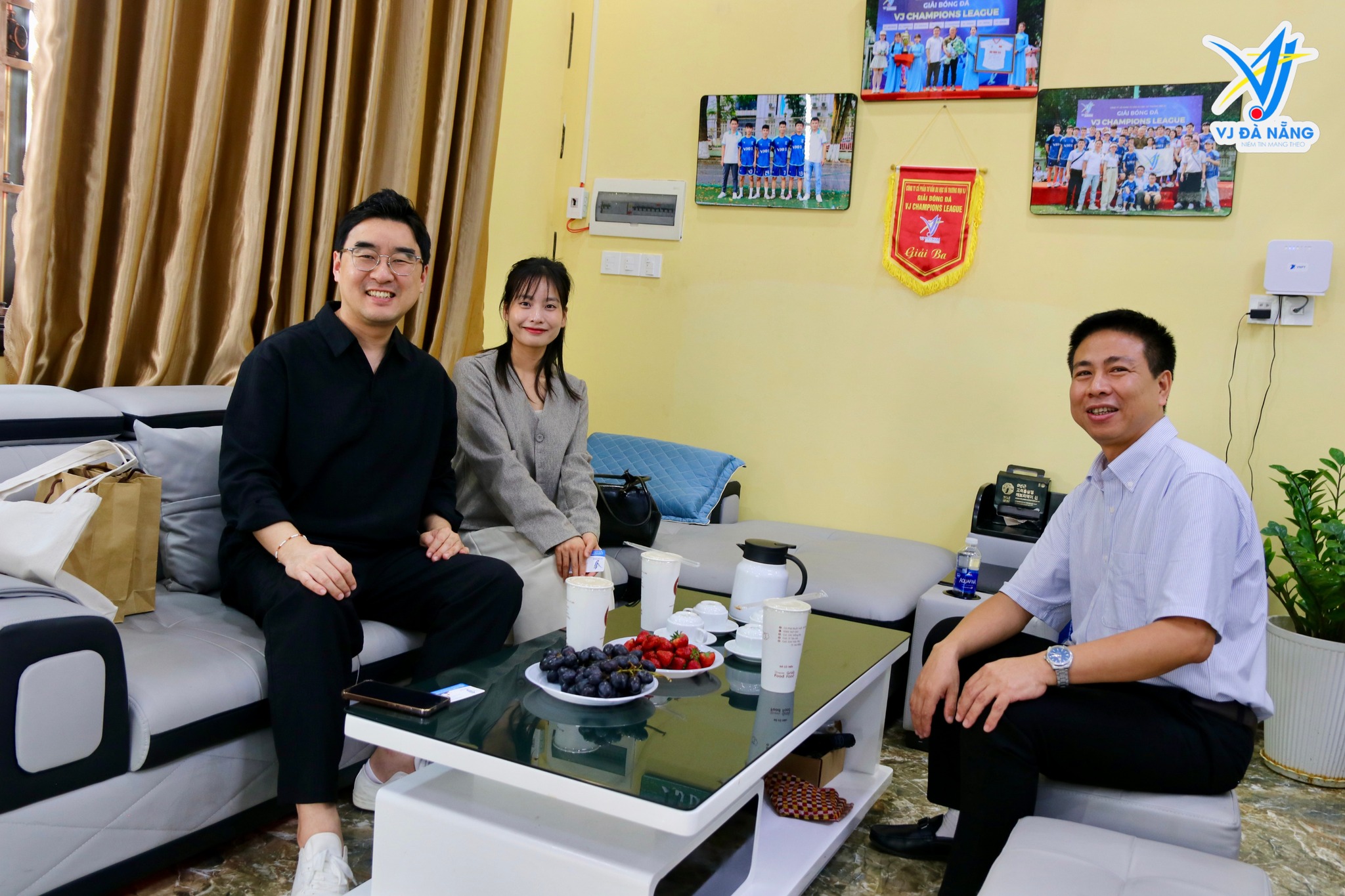 https://www.vjdanang.com/Resources/Blogs/Thumbnails/46/802/su-kien-dai-hoc-konyang-ghe-tham-vj-da-nang-ngay-2732025-802.jpg