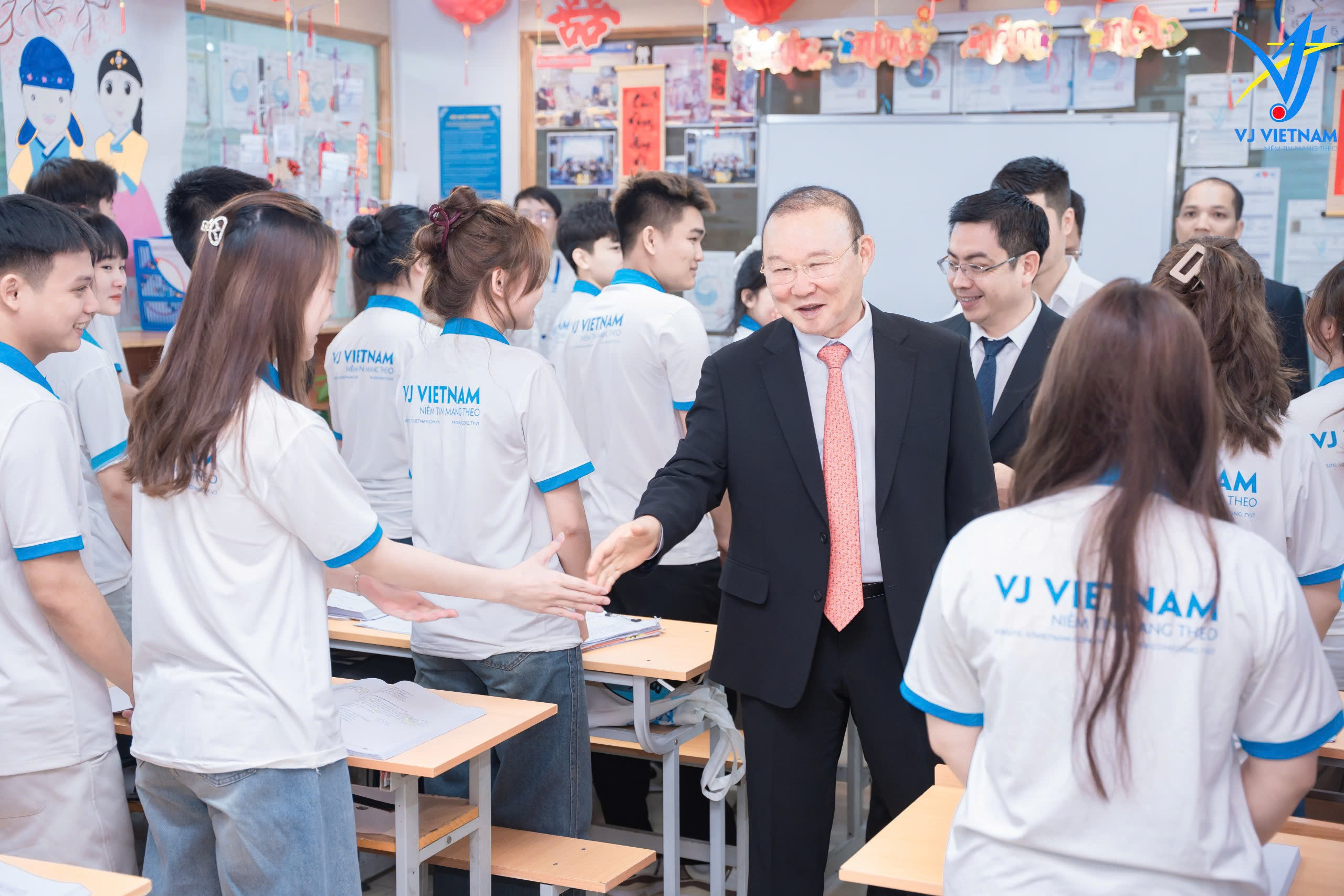 https://www.vjdanang.com/Resources/Blogs/Thumbnails/47/831/su-kien-hlv-park-hang-seo-tro-thanh-dai-su-thuong-hieu-cho-vj-042025-831.jpg