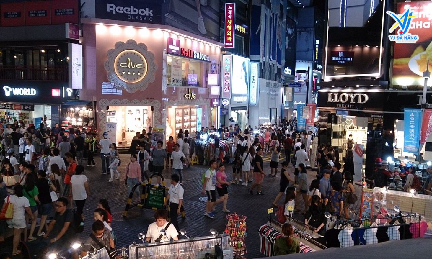 https://www.vjdanang.com/Resources/Blogs/Thumbnails/49/1066/tokbokki-banh-gao-han-quoc-kham-pha-7-dieu-thu-vi-ve-mon-an-truyen-thong-1066.jpg
