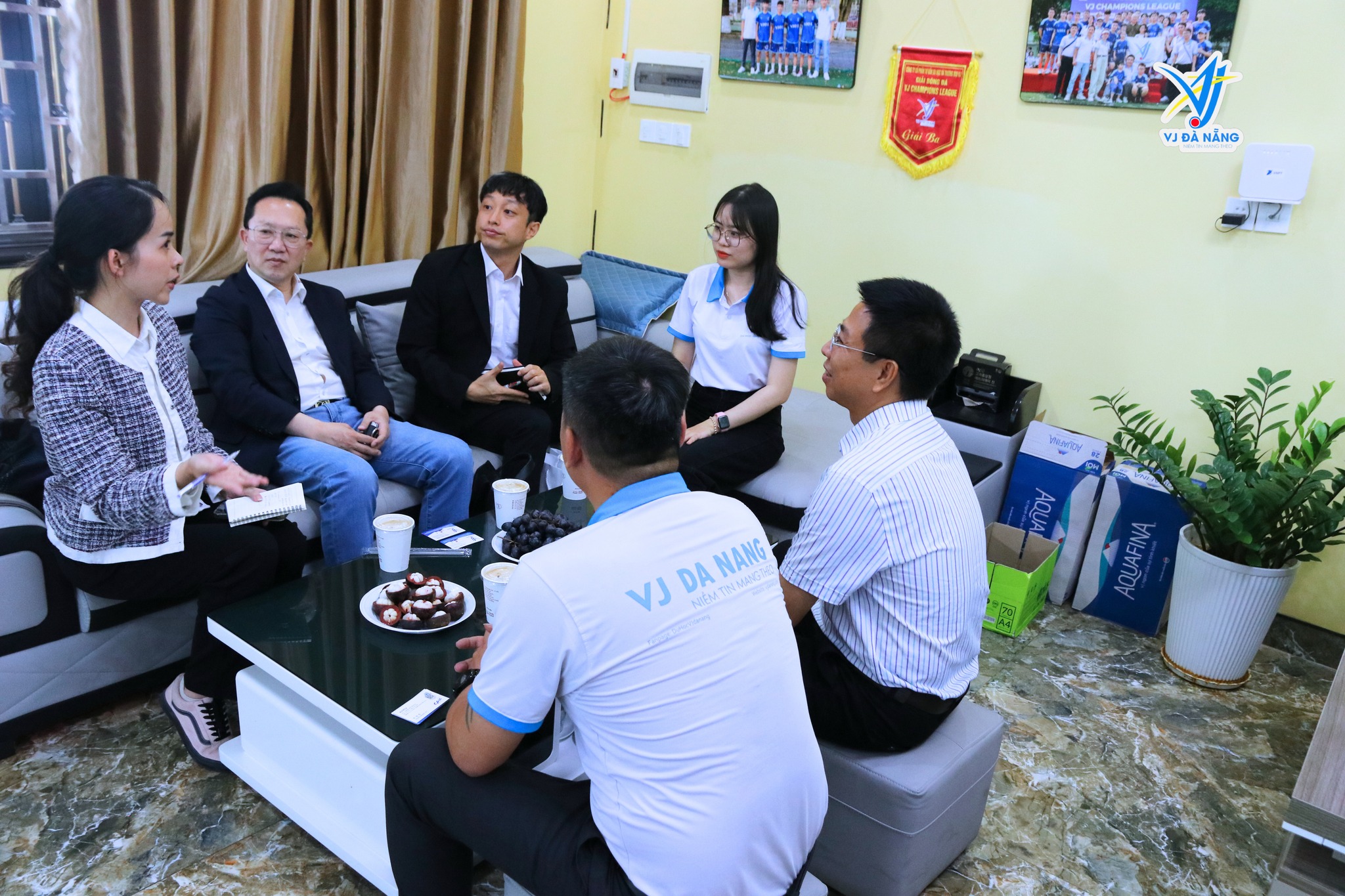 https://www.vjdanang.com/Resources/Blogs/Thumbnails/54/1216/su-kien-dai-hoc-chungang-ghe-tham-vj-da-nang-ngay-2352025-1216.jpg