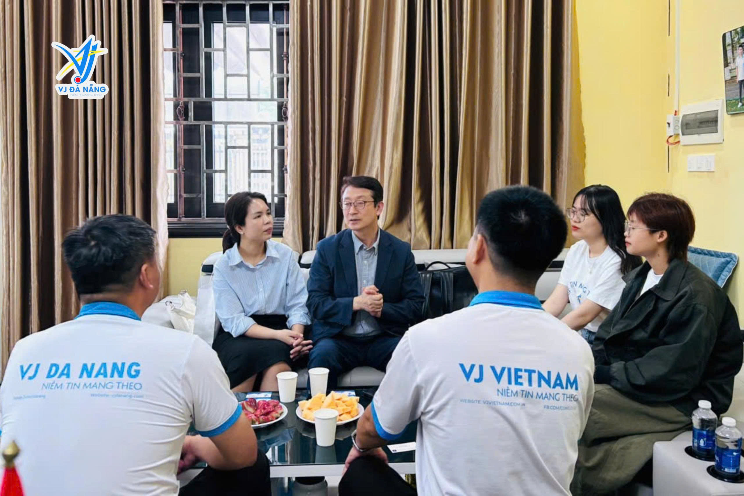 https://www.vjdanang.com/Resources/Blogs/Thumbnails/55/1232/truong-dai-hoc-ajou-han-quoc-ghe-tham-vj-da-nang-2652025-1232.jpg