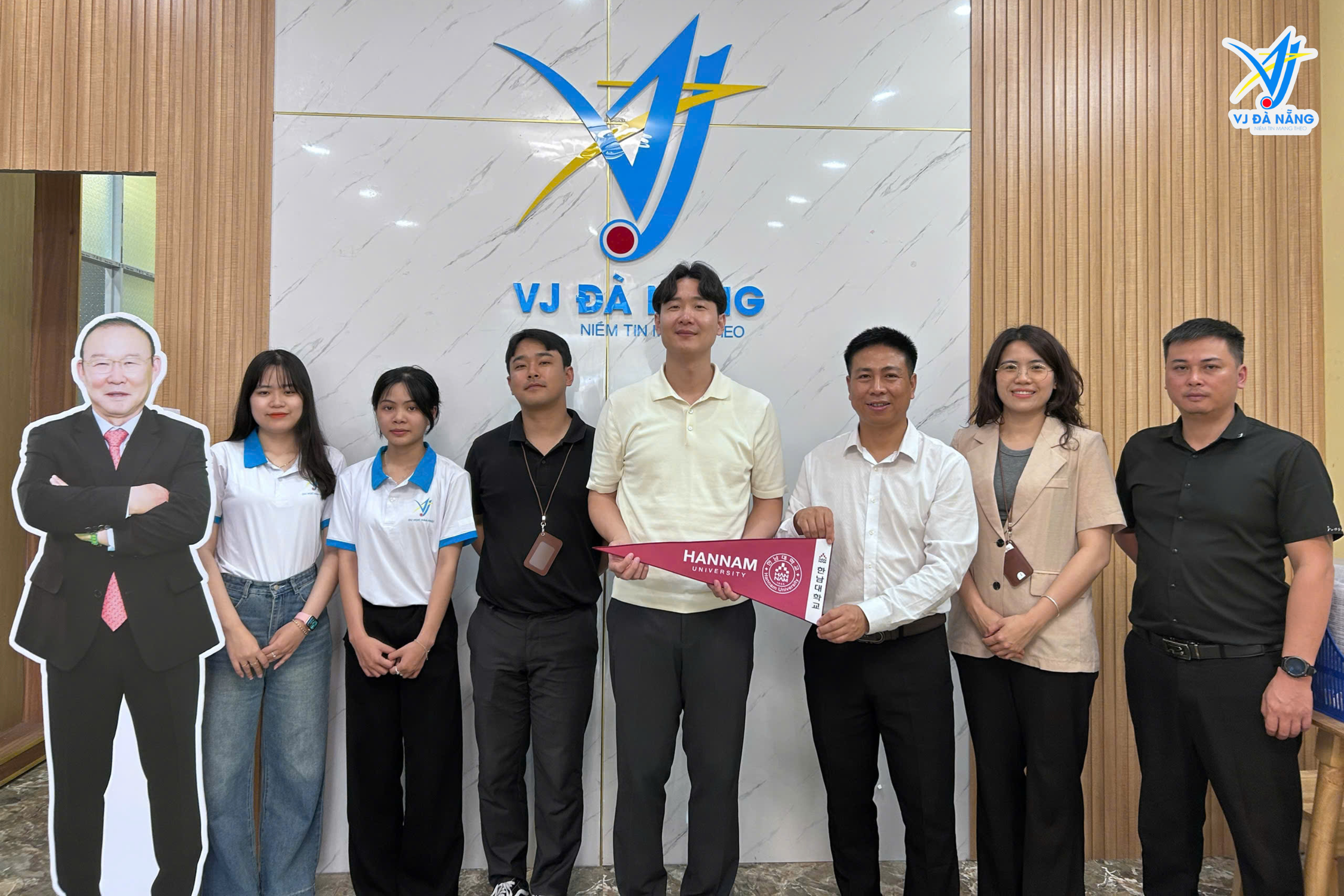https://www.vjdanang.com/Resources/Blogs/Thumbnails/56/1257/truong-dai-hoc-hannam-han-quoc-ghe-tham-vj-da-nang-2852025-1257.png