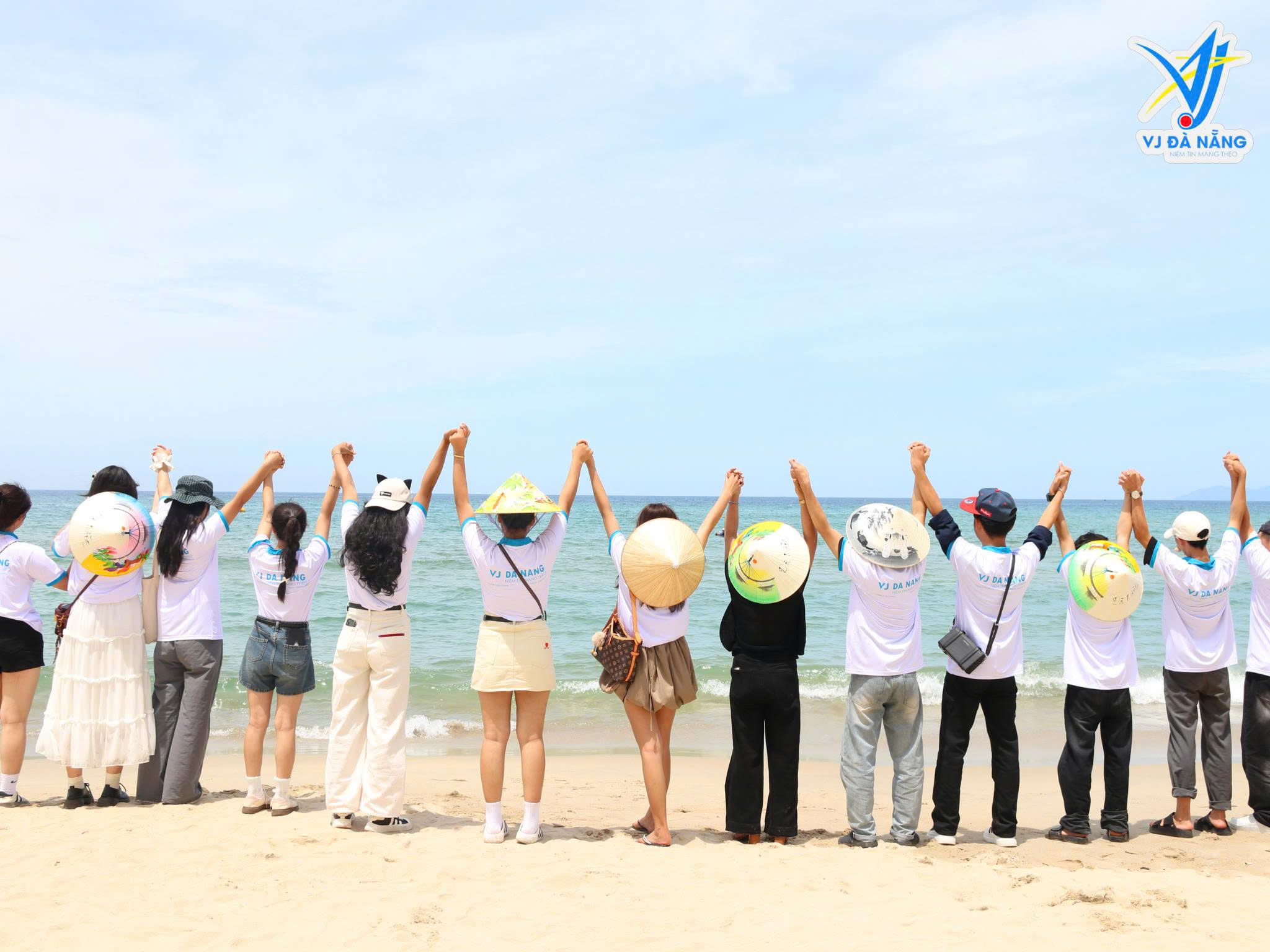 https://www.vjdanang.com/Resources/Blogs/Thumbnails/61/1364/vj-da-nang-don-hon-200-hoc-sinh-tham-quan-va-trai-nghiem-da-nang-1364.jpg