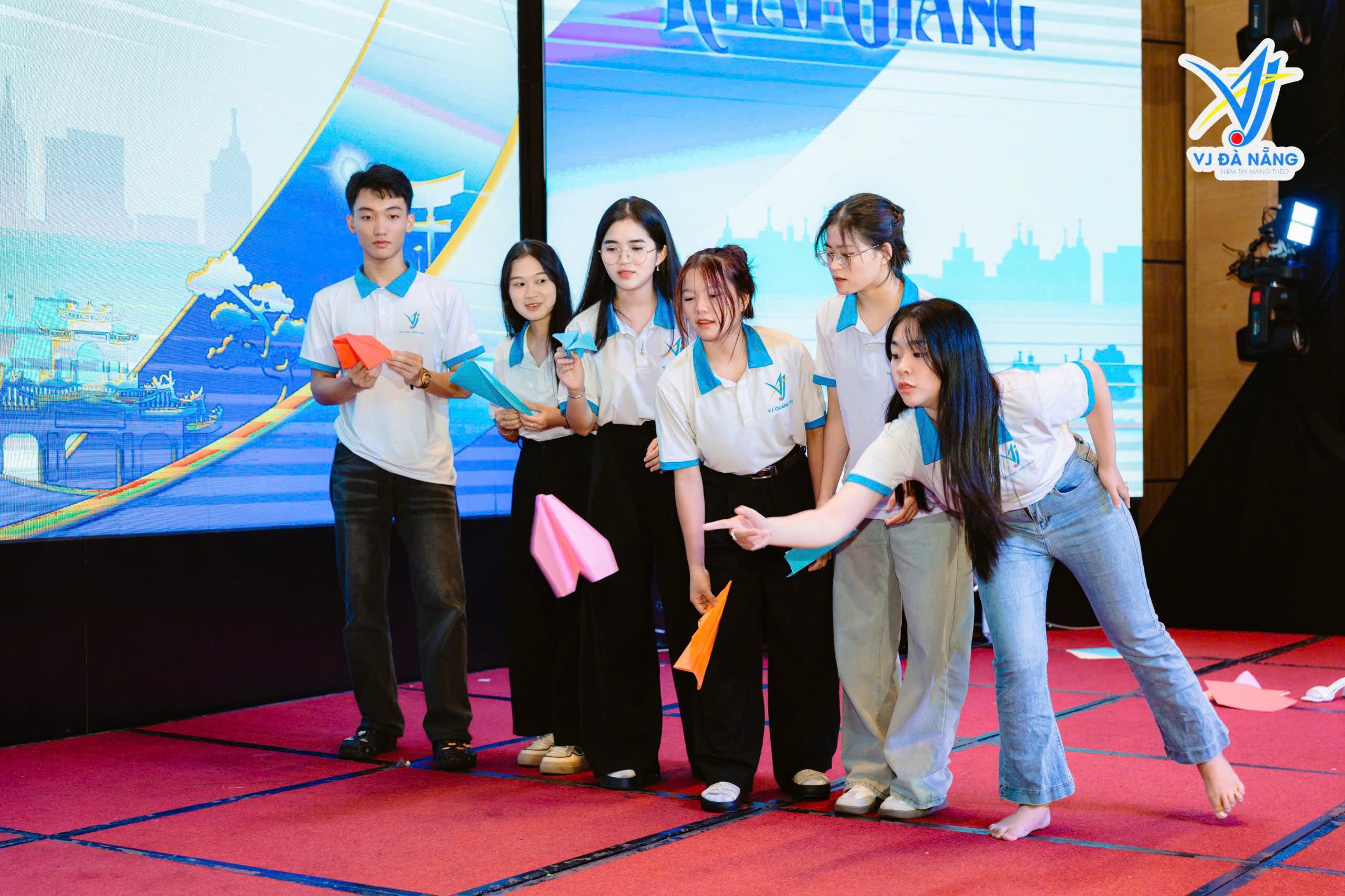 https://www.vjdanang.com/Resources/Blogs/Thumbnails/66/1486/le-khai-giang-vj-da-nang-2025-cat-canh-uoc-mo-1486.jpg