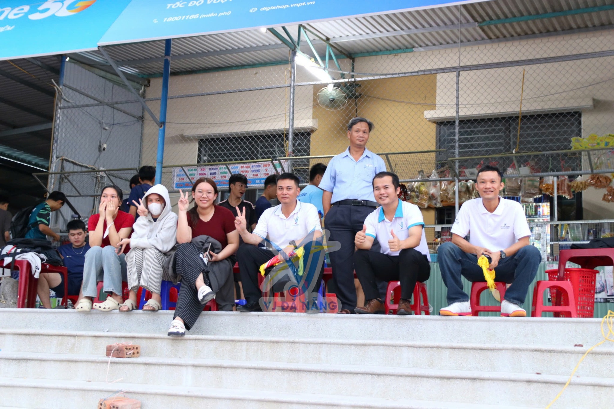 https://www.vjdanang.com/Resources/Blogs/Thumbnails/71/1581/giai-bong-da-vleague-nam-thpt-que-son-tranh-cup-vj-da-nang-1581.jpg
