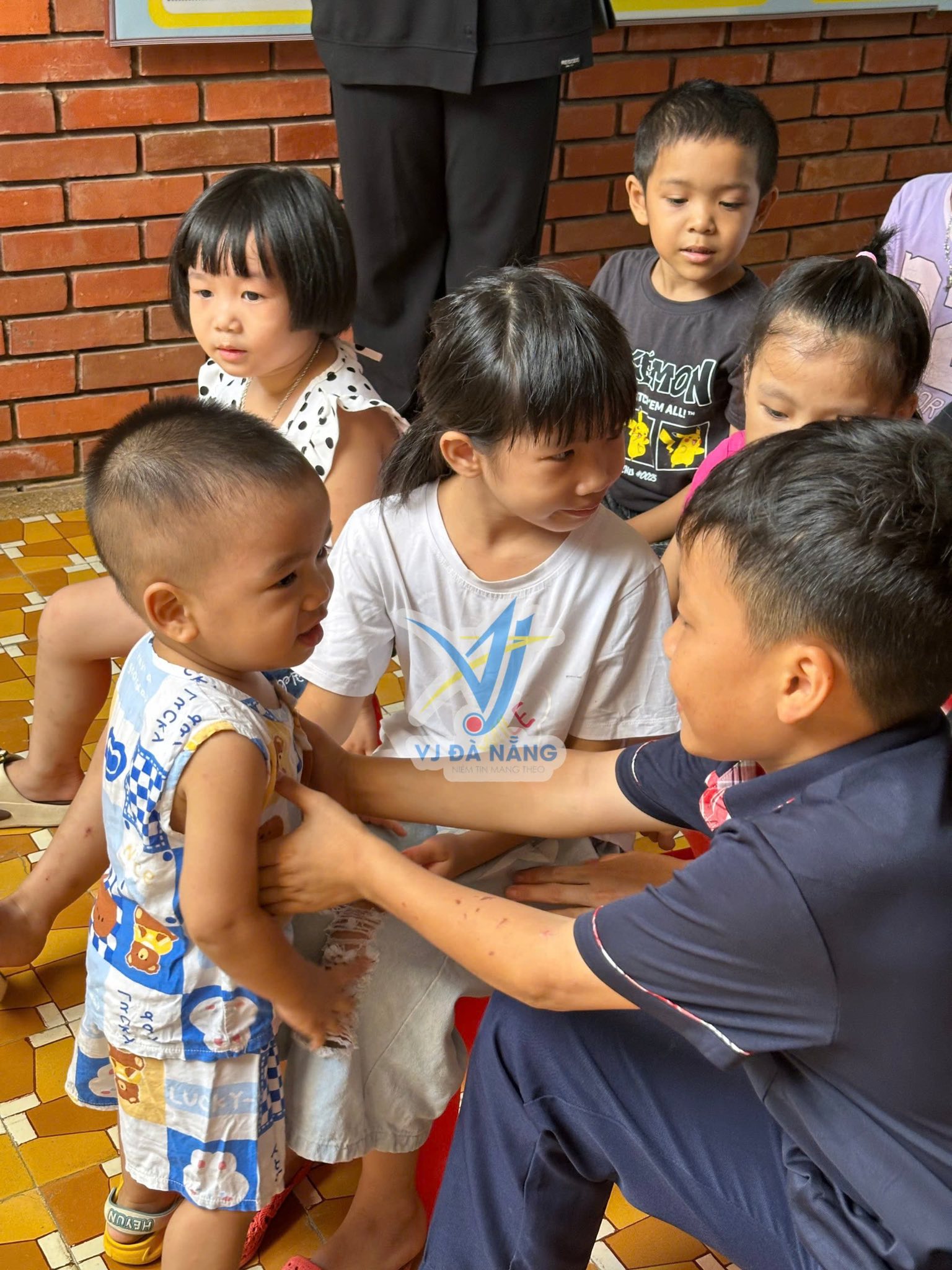 https://www.vjdanang.com/Resources/Blogs/Thumbnails/73/1614/vj-da-nang-lan-toa-yeu-thuong-mua-trung-thu-tai-lang-tre-sos-da-nang-1614.jpg